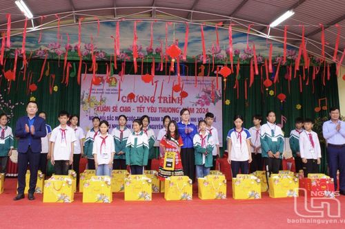 Xuân sẻ chia - Tết yêu thương