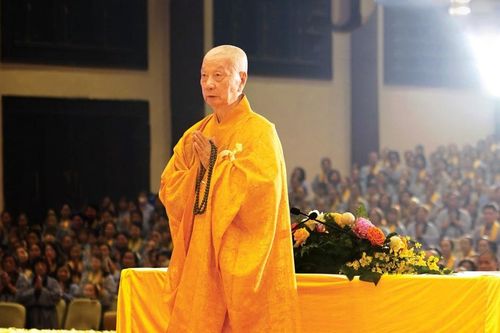 Sách tấn cho hơn 6.500 Phật tử Đạo tràng Pháp Hoa miền Bắc