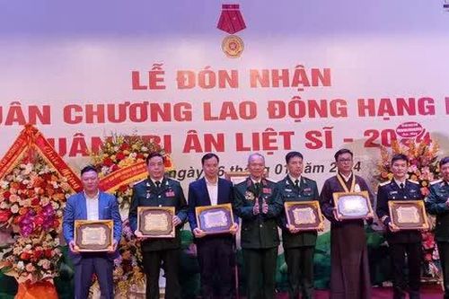 Công ty TNHH Thương mại và Xây dựng Gia Phong với Chương trình 'Chia sẻ nụ cười trong dịp Tết đến Xuân về'