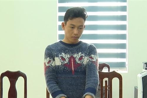 Bị bắt khi vận chuyển 1 bánh heroin và 18.000 viên ma túy