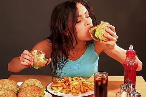 Ăn quá nhanh dễ mắc bệnh gì?