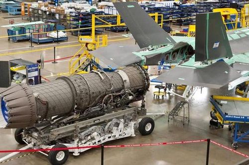 Chiếc đèn pin bỏ quên khiến động cơ F-35 trị giá 14 triệu USD bị hỏng