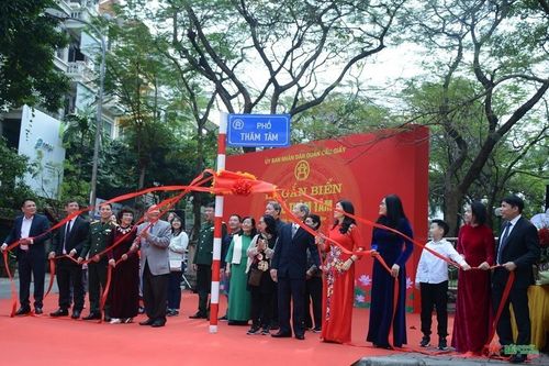 Chính thức gắn biển tên phố nhà thơ Thâm Tâm