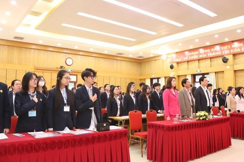 100 học sinh THPT quận Hoàn Kiếm tham gia lớp bồi dưỡng nhận thức về Đảng