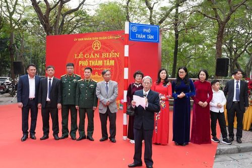 Hà Nội: Gắn biển phố Thâm Tâm và phố Nguyễn Xuân Nham