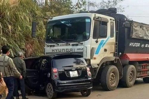Tai nạn giao thông mới nhất 20/1/2024:Va chạm ôtô, vợ tử vong, chồng bị thương nặng