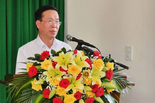 Chủ tịch nước Võ Văn Thưởng thăm chiến sỹ đồn biên phòng cửa khẩu Hà Tiên