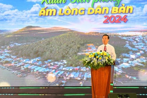 Chủ tịch nước Võ Văn Thưởng dự khai mạc 'Xuân Biên phòng ấm lòng dân bản'