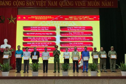 Tuyên dương các tập thể, cá nhân có thành tích xuất sắc trong phong trào Toàn dân bảo vệ an ninh Tổ quốc