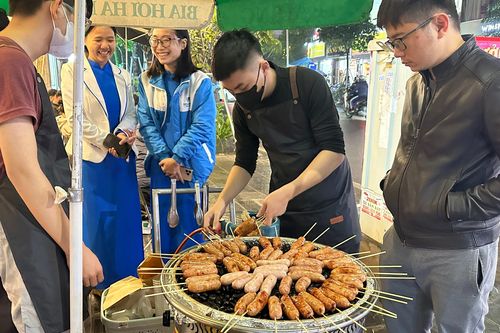 Kinh doanh đồ ăn vặt theo 'trend': 'Hút' người khởi nghiệp trẻ