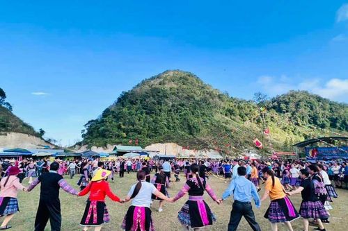 Rộn ràng lễ hội Gầu Tào ở Mai Châu