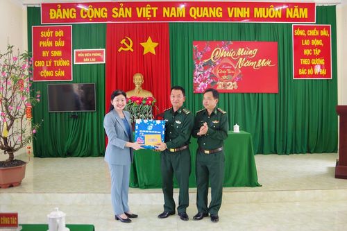 Lãnh đạo Hội Liên hiệp Phụ nữ Việt Nam thăm, chúc Tết các đồn Biên phòng