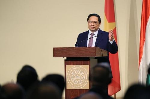 Tuy xa cách về địa lý, Hungary và Việt Nam luôn luôn gần gũi về tình cảm, đoàn kết và gắn bó