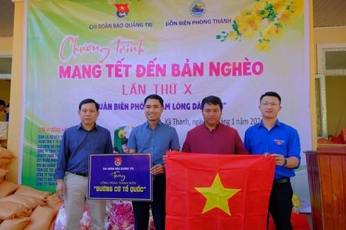 Báo Quảng Trị tổ chức chương trình 'Mang Tết đến bản nghèo' tại huyện Hướng Hóa