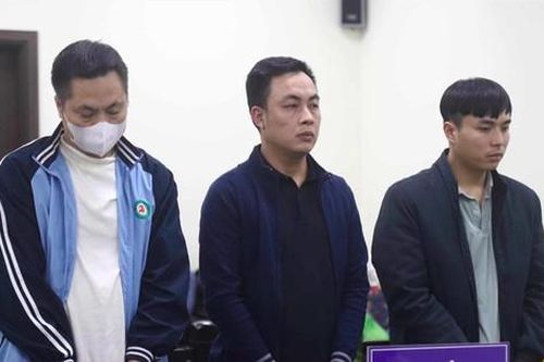 'Bắn nhầm' dê của dân, 3 cựu công an lĩnh án