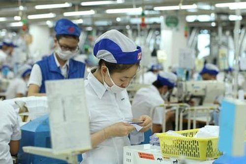 'Đơn hàng như lũ', doanh nghiệp xuất khẩu gặp thách thức mới