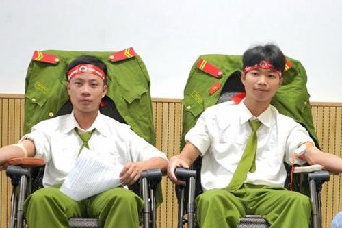 Chủ Nhật Đỏ tại 'lò luyện' phòng chống khủng bố đầu tiên của Việt Nam
