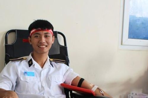 Những nụ cười rạng rỡ trong ngày Chủ Nhật Đỏ tại Học viện Hải quân