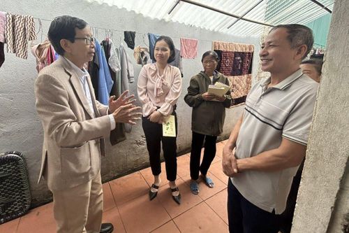 Ăm ắp tiếng cười ở 'xóm chạy thận' ngày cuối tuần