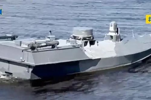 Video xuồng không người lái Ukraine phóng tên lửa tấn công tàu chiến Nga