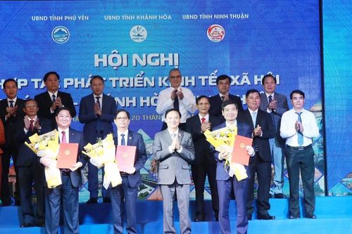Ba tỉnh Khánh Hòa, Phú Yên và Ninh Thuận cùng ký kết hợp tác phát triển