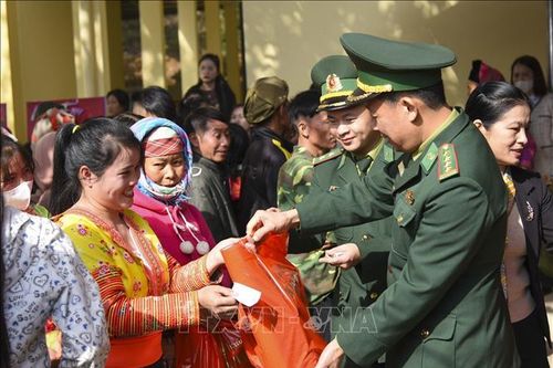 Ấm áp Ngày hội 'Xuân Biên phòng ấm lòng dân bản' ở Điện Biên