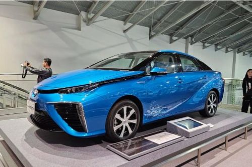 Ôtô chạy bằng hydro khác xe xăng, xe điện thế nào?