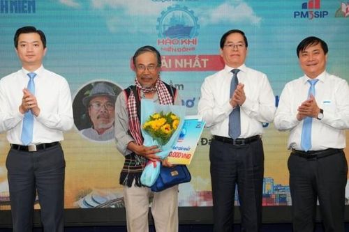 19 tác phẩm được trao giải trong cuộc thi viết Hào khí miền Đông