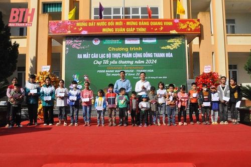 Ấm áp Chương trình 'Chợ Tết yêu thương'