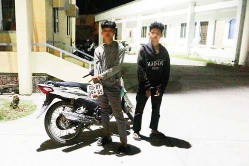 Công an huyện Tri Tôn bắt 2 'đạo chích nhí'