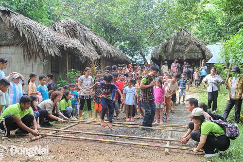 Về Tân Phú đổi gió