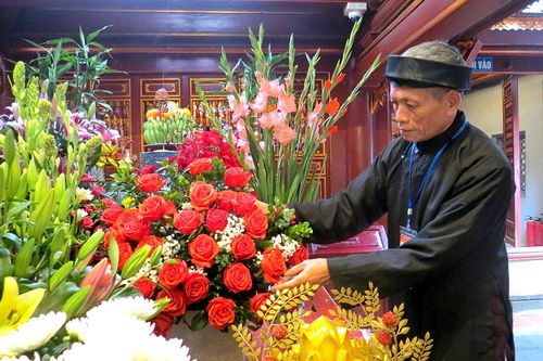 Những người 'nối cầu' lịch sử