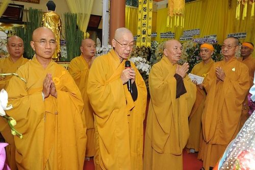 Ban Trị sự Phật giáo TP.HCM viếng tang Hòa thượng Thích Bửu Ứng tại chùa Long Nghĩa (Long An)