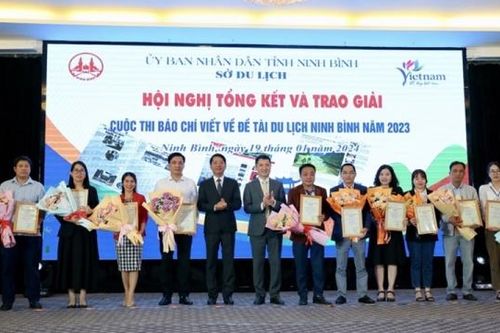 Phóng viên Báo Xây dựng đạt giải C cuộc thi báo chí viết về đề tài du lịch Ninh Bình năm 2023