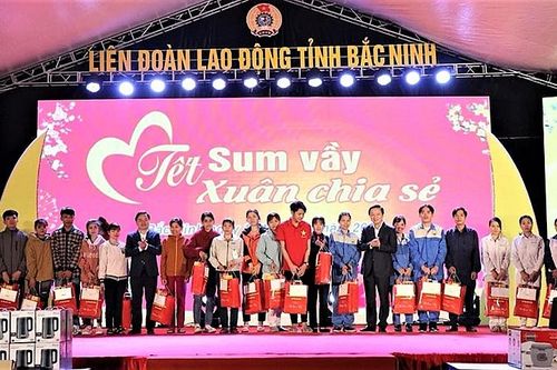 Phó Thủ tướng Trần Hồng Hà thăm, tặng quà Tết cho công nhân, người lao động tại Bắc Ninh