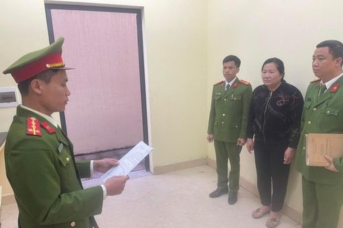 Nữ nhân viên y tế lừa 'chạy việc' chiếm hơn 500 triệu đồng
