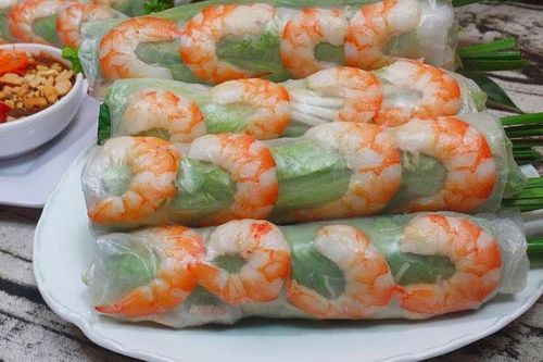 Làm mới thực đơn bằng món gỏi cuốn tôm thịt ăn là ghiền