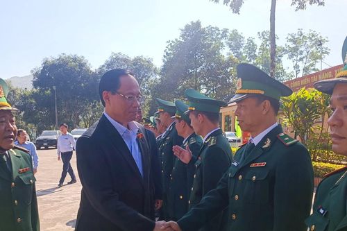 Phó Chủ tịch Quốc hội chúc Tết quân và dân vùng cao tỉnh Quảng Trị