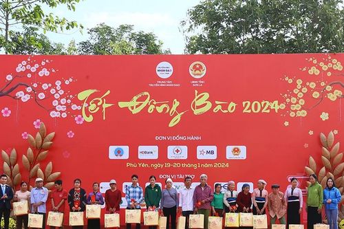 Tết ấm cho đồng bào khó khăn tại Sơn La