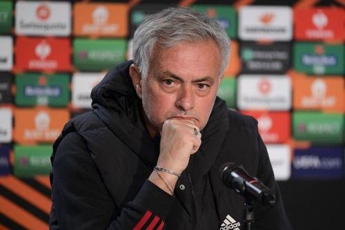Phản ứng của Mourinho khi được hỏi về khả năng dẫn dắt Barca