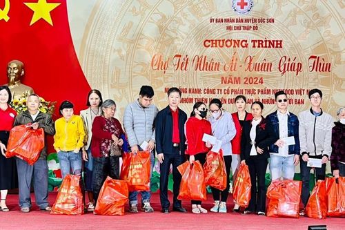 Huyện Sóc Sơn: Trao 227 xuất quà cho các gia đình khó khăn đón Tết 2024