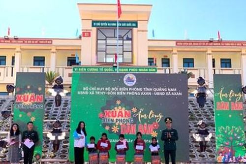 Nhiều hoạt động ý nghĩa trong Chương trình 'Xuân Biên phòng-Ấm lòng dân bản' tại Tây Giang