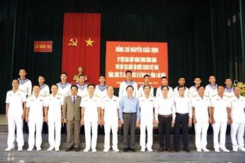 Phó chủ tịch Quốc hội Nguyễn Khắc Định thăm, chúc Tết cán bộ, chiến sĩ Lữ đoàn 146