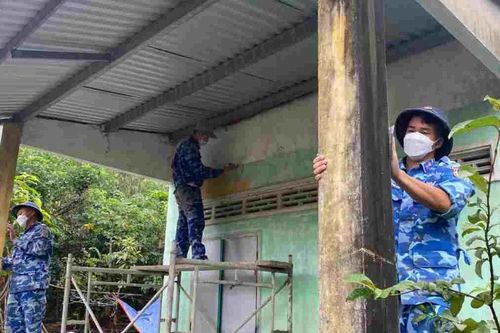 Cảnh sát biển tổ chức chương trình tình nguyện mùa đông tại Quảng Ngãi