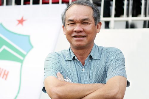Bầu Đức và chuyên gia 'nói thẳng' về HLV Troussier