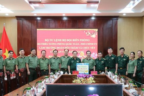 Bộ Tư lệnh Bộ đội Biên phòng thăm và chúc Tết Công an tỉnh Kiên Giang