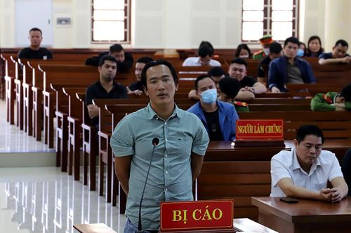 Diễn biến xét xử vụ án liên quan nhóm bị cáo tố 'chạy án' 2,7 tỉ đồng tại Quảng Bình