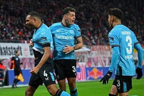 Thắng nghẹt thở Leipzig, Leverkusen bỏ xa Bayern 7 điểm