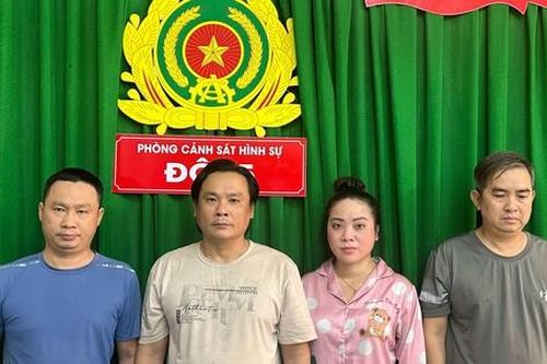 Công an 'đột kích' nhà hàng tổ chức cho nữ tiếp viên bán dâm