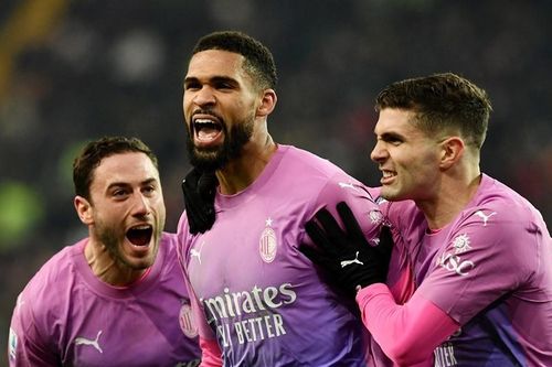 Giroud tỏa sáng phút 93, Milan thắng kịch tính Udinese